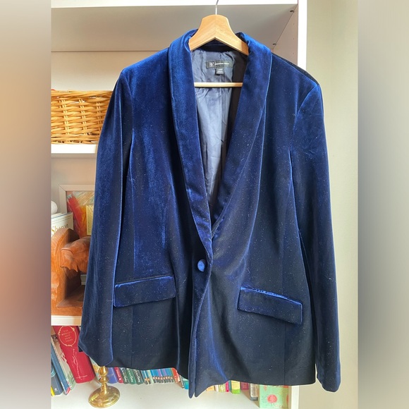 Deep Blue Velvet Blazer - Picture 3 of 4